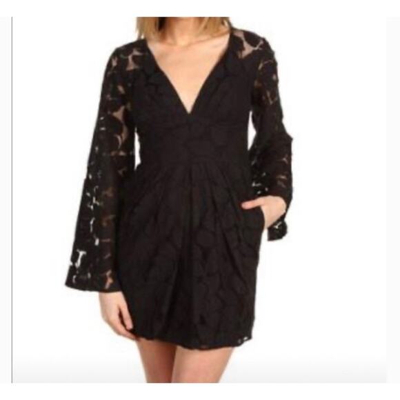 BCBGeneration Black Lace Cutout Bell Sleeves Mini Dress, Sz 6 - Picture 14 of 14
